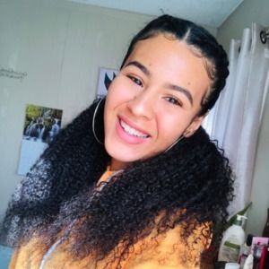 Meet your Posher, Andrea